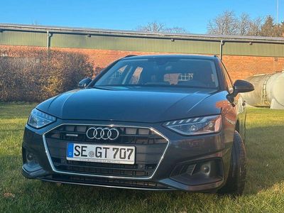Grau Gebraucht 2021 Audi A4 Comfort Kombi | 19.500 € (Fairer Preis)