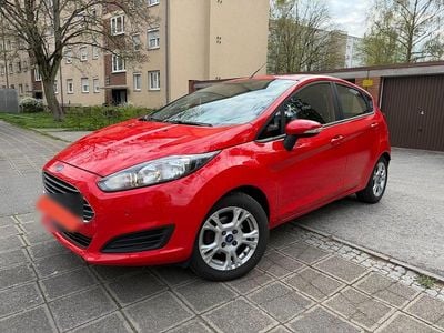 Second-hand Ford Fiesta 101 CP (74 kW) 2014 Roșu Hatchback