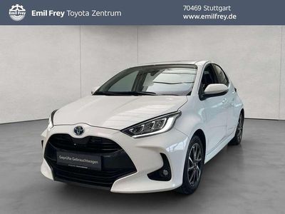Weiß Gebraucht 2022 Toyota Yaris Hybrid Team Kleinwagen | 19.350 € (Fairer Preis)