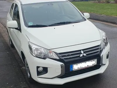 Begagnad Mitsubishi Space Star Select 71 HK (52 kW) 2024 Vit Halvkombi