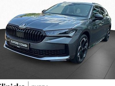 Grau Neu 2025 Skoda Superb SportLine Kombi | 49.490 € (Guter Preis)