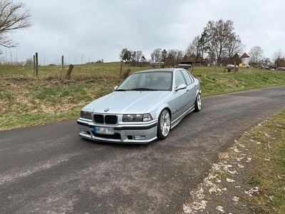 Second-hand BMW 320 150 CP (110 kW) 1997 Argintiu Berlinǎ