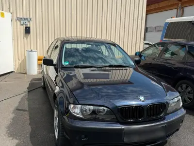 Gebraucht BMW 318 143 PS (105 kW) 2004 Blau Limousine