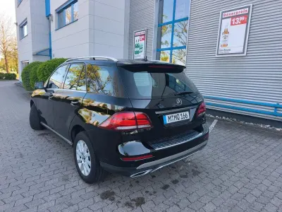 Gebraucht Mercedes GLE250 204 PS (150 kW) 2018 Schwarz SUV