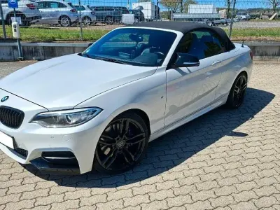 Begagnad BMW M235 Shadowline 326 HK (239 kW) 2016 Vit Cab