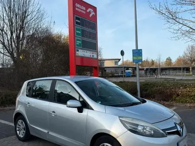Gebraucht Renault Scénic 115 PS (84 kW) 2014 Silber Van / Kleinbus