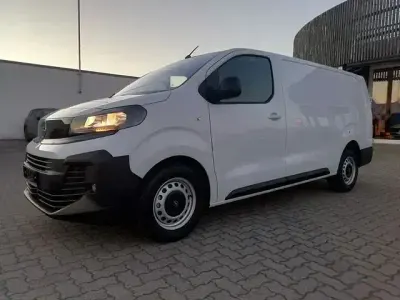 Gebraucht Opel Vivaro-e Combi Basis 120 PS (88 kW) 2025 Weiss Van / Kleinbus