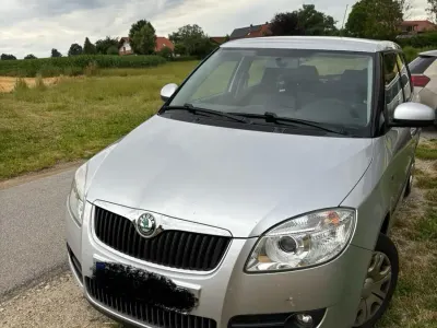 Gebraucht Skoda Fabia 60 PS (44 kW) 2009 Silber Kleinwagen