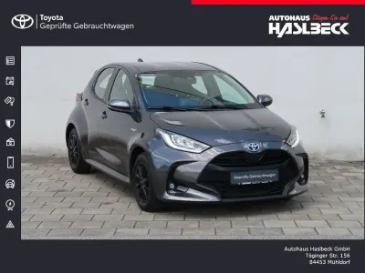 Gebraucht Toyota Yaris Hybrid Team 116 PS (85 kW) 2021 Grau Kleinwagen