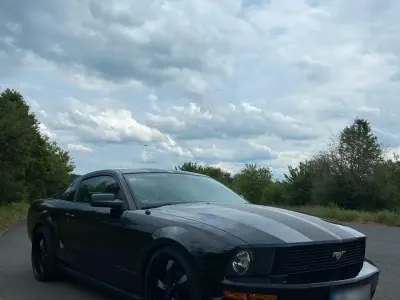 Gebraucht Ford Mustang 213 PS (156 kW) 2008 Schwarz Coupé