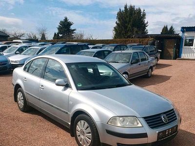 Silber Gebraucht 2002 VW Passat Limousine | 2.999 € (Etwas zu teuer)