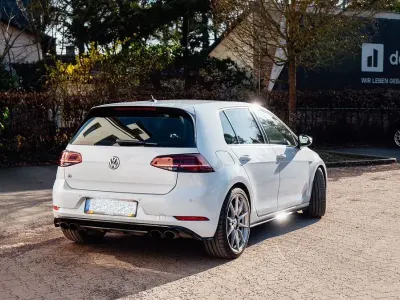 Gebraucht VW Golf VII 310 PS (228 kW) 2018 Weiß Limousine