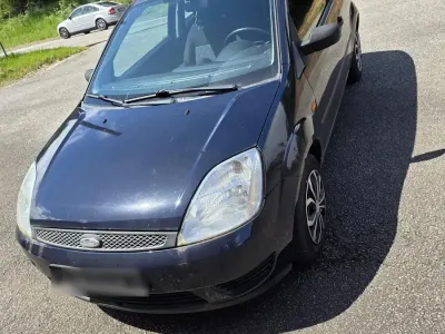 Gebraucht Ford Fiesta 70 PS (51 kW) 2005 Schwarz Kleinwagen