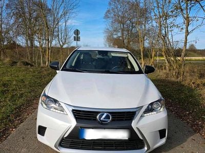 Lexus CT200h
