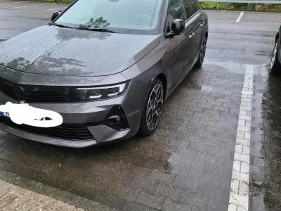 Używany Opel Astra Ultimate 131 KM (96 kW) 2024 Szary Hatchback