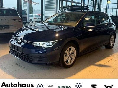 Gebraucht VW Golf VII Life 150 PS (110 kW) 2021 Atlantic blue Kleinwagen