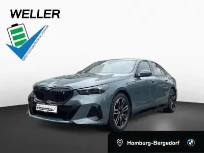 Second-hand BMW i5 Sport Line 289 kW (394 CP) 2025 Verde Berlinǎ