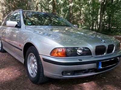 Second-hand BMW 523 170 CP (125 kW) 2000 Argintiu Break