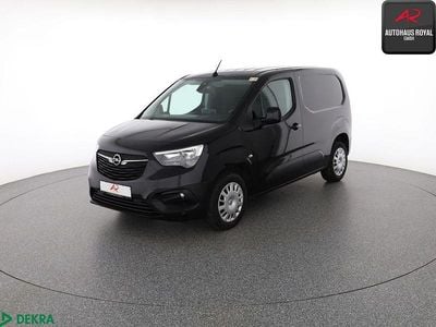 Schwarz Gebraucht 2022 Opel Combo Edition Van / Kleinbus | 18.880 € (Guter Preis)