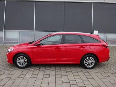 Gebraucht Hyundai i30 Pure 120 PS (88 kW) 2018 Rot Kombi
