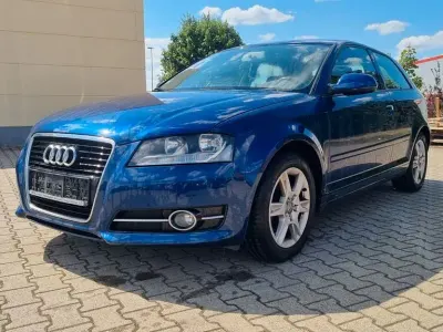 Gebraucht Audi A3 Attraction 105 PS (77 kW) 2011 Blau Kleinwagen