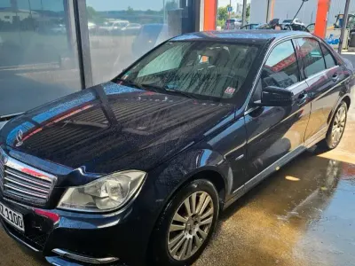 Gebraucht Mercedes 180 156 PS (114 kW) 2011 Blau Limousine