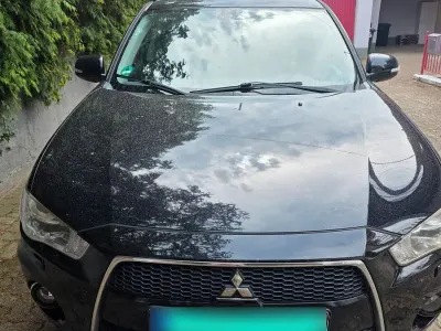 Gebraucht Mitsubishi Outlander Edition 177 PS (130 kW) 2010 Schwarz SUV
