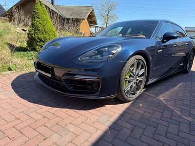 Second-hand Porsche Panamera 4 Platinum Edition 462 CP (339 kW) 2022 Albastru Berlinǎ