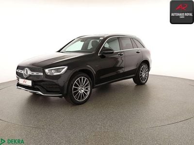 Używany Mercedes GLC300e AMG 211 KM (155 kW) 2021 Czarny SUV