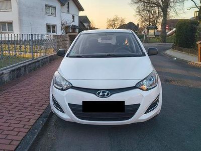 Gebraucht Hyundai i20 Edition 86 PS (63 kW) 2014 Weiß Kleinwagen