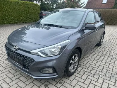 Gebraucht Hyundai i20 YES! 101 PS (74 kW) 2020 Grau Kleinwagen