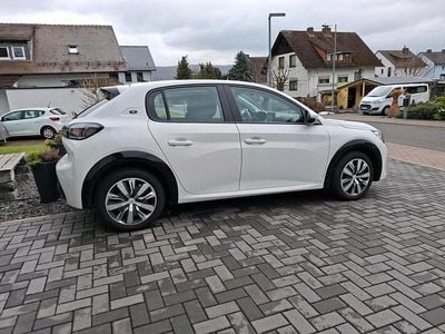 Gebraucht Peugeot e-208 100 kW (136 PS) 2021 Weiß Kleinwagen