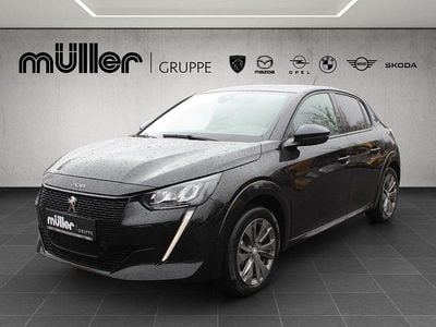 Gebraucht Peugeot e-208 Allure 100 kW (136 PS) 2023 Schwarz Kleinwagen