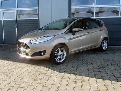 Gebraucht Ford Fiesta Celebration 80 PS (58 kW) 2016 Beige Limousine