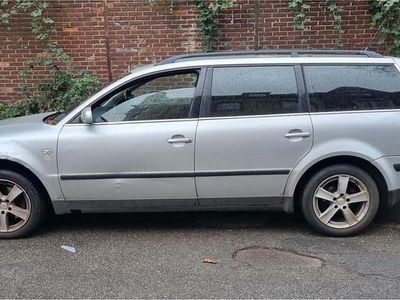 Usata VW Passat 131 CV (96 kW) 2003 Grigio Station wagon