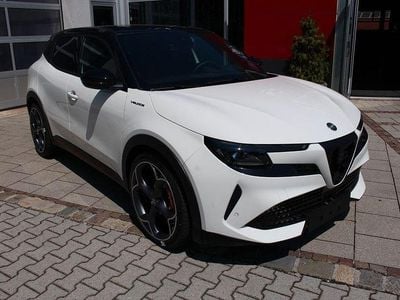 Neu Alfa Romeo Junior Veloce 206 kW (281 PS) 2026 SUV