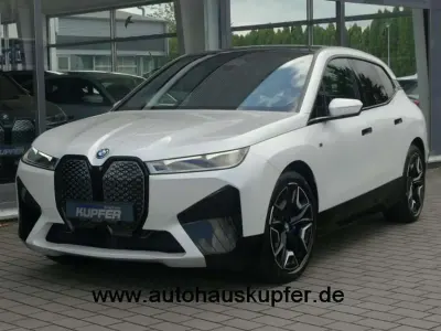 Gebraucht BMW iX 455 kW (619 PS) 2023 Mineralweiã SUV