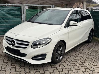 Gebraucht Mercedes B200 136 PS (100 kW) 2015 Weiß Van / Kleinbus
