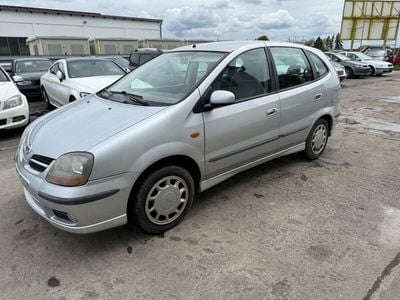 Nissan Almera Tino