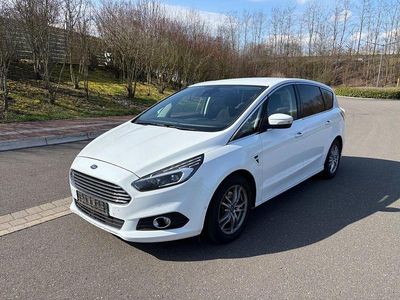 Gebraucht Ford S-MAX Titanium 209 PS (153 kW) 2017 Weiß Van / Kleinbus