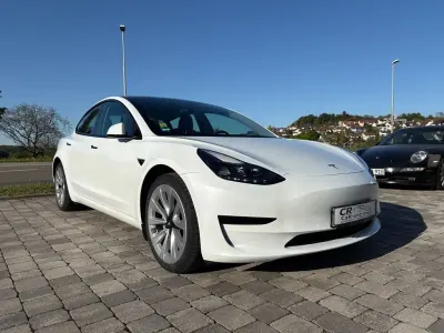 Second-hand Tesla Model 3 RWD 239 kW (325 CP) 2022 Alb Berlinǎ