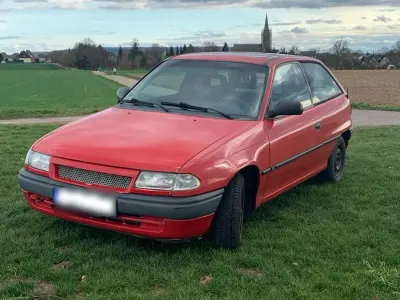 Gebraucht Opel Astra 65 PS (47 kW) 1995 Rot Kleinwagen