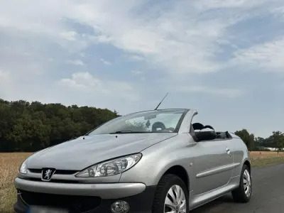 Gebraucht Peugeot 206 CC 109 PS (80 kW) 2005 Silber Cabrio