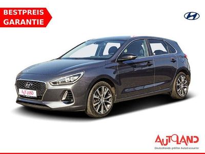 Gebraucht Hyundai i30 Intro Edition 140 PS (102 kW) 2017 Grau Limousine