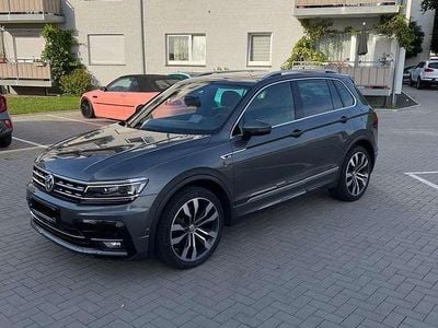 Grau Gebraucht 2019 VW Tiguan Highline SUV | 25.000 € (Etwas zu teuer)