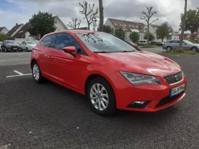 Używany Seat Leon SC Style 110 KM (80 kW) 2013 Czerwony Hatchback