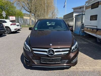 Usata Mercedes B180 122 CV (89 kW) 2015 Marrone Monovolume