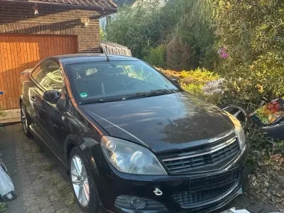 Gebraucht Opel Astra 150 PS (110 kW) 2006 Schwarz Cabrio