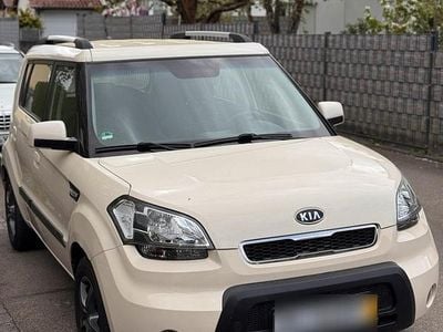 Begagnad Kia Soul 128 HK (94 kW) 2010 Beige SUV