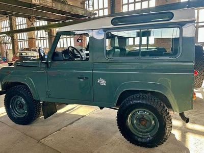 Gebraucht Land Rover Defender 177 PS (130 kW) 2009 Grün Kombi